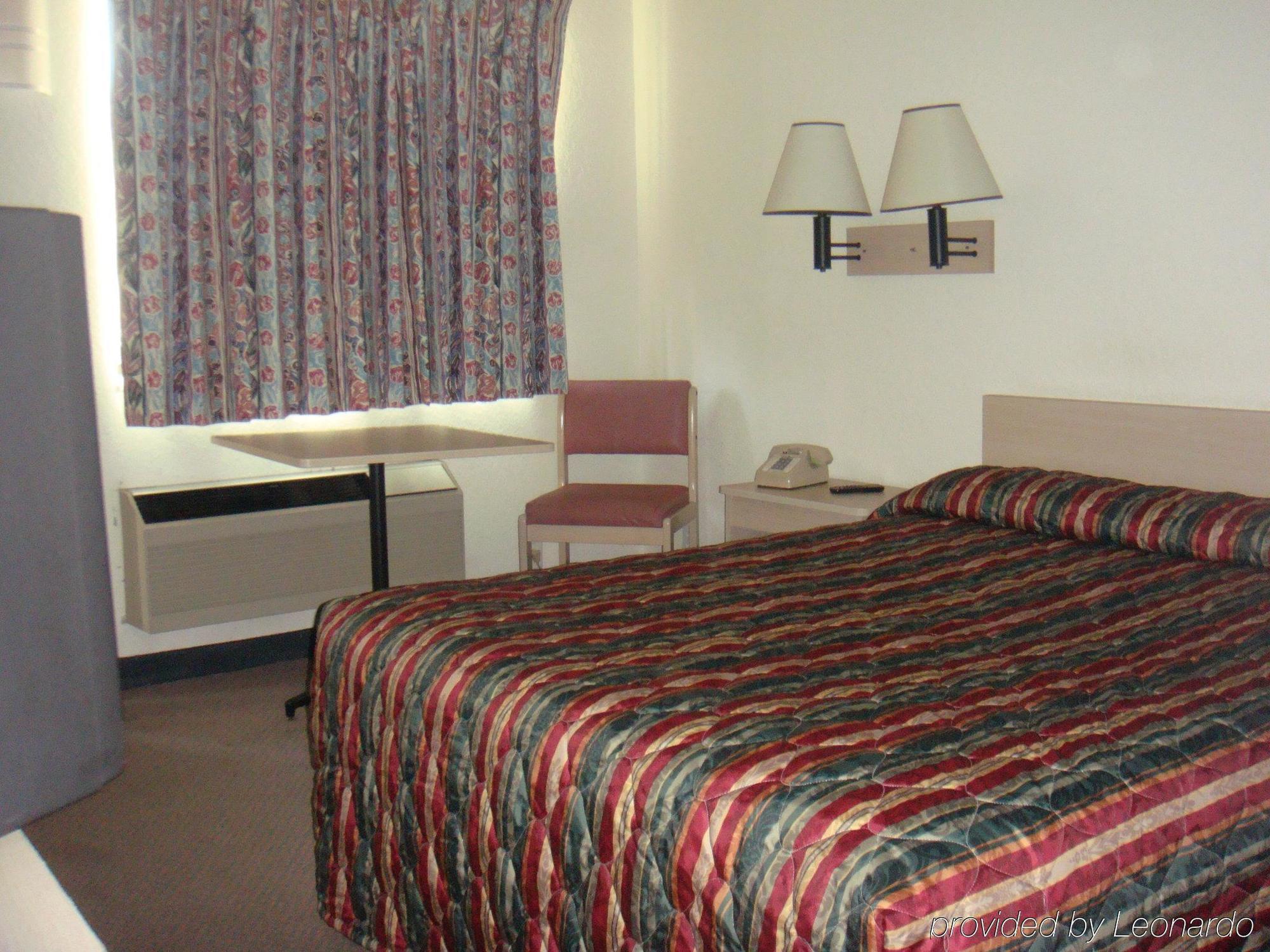 مولين Qc Stay Inn الغرفة الصورة