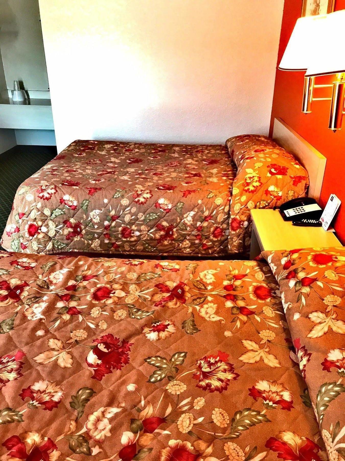 مولين Qc Stay Inn المظهر الخارجي الصورة